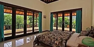 Flamboyan Hotel Kuta Lombok