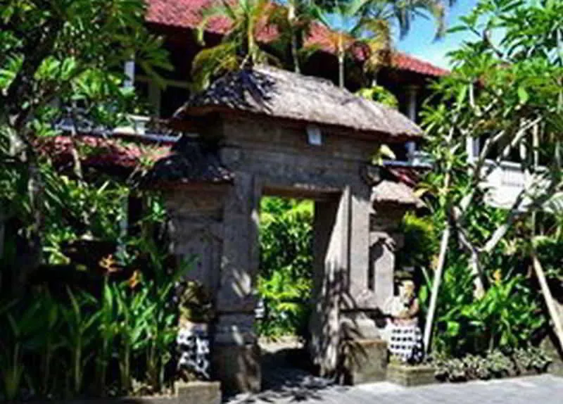 Flamboyan Hotel Kuta Lombok